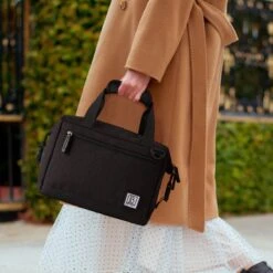 Brisby 4 Laags Geïsoleerde Koeltas - Lunchtas 12 Liter - Extra Ruimte Uitvouwbaar- Zwart 12 Brisby 4 Laags Geïsoleerde Koeltas - Lunchtas 12 Liter - Extra Ruimte Uitvouwbaar- Zwart -Kampeeruitrusting 1200x1200 1355