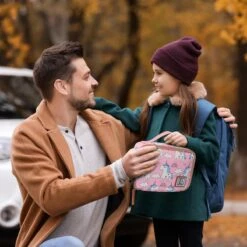 Brisby 4 Laags Geïsoleerde Koeltas - Lunchtas 1.5 Liter - Roze Eenhoorn 10 Brisby 4 Laags Geïsoleerde Koeltas - Lunchtas 1.5 Liter - Roze Eenhoorn -Kampeeruitrusting 1200x1200 1545