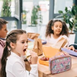 Brisby 4 Laags Geïsoleerde Koeltas - Lunchtas 1.5 Liter - Roze Eenhoorn 13 Brisby 4 Laags Geïsoleerde Koeltas - Lunchtas 1.5 Liter - Roze Eenhoorn -Kampeeruitrusting 1200x1200 1547