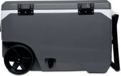 Igloo Latitude 90 Roller - Grote Koelbox Op Wielen - 85 Liter - Grijs -Kampeeruitrusting 1200x749 1