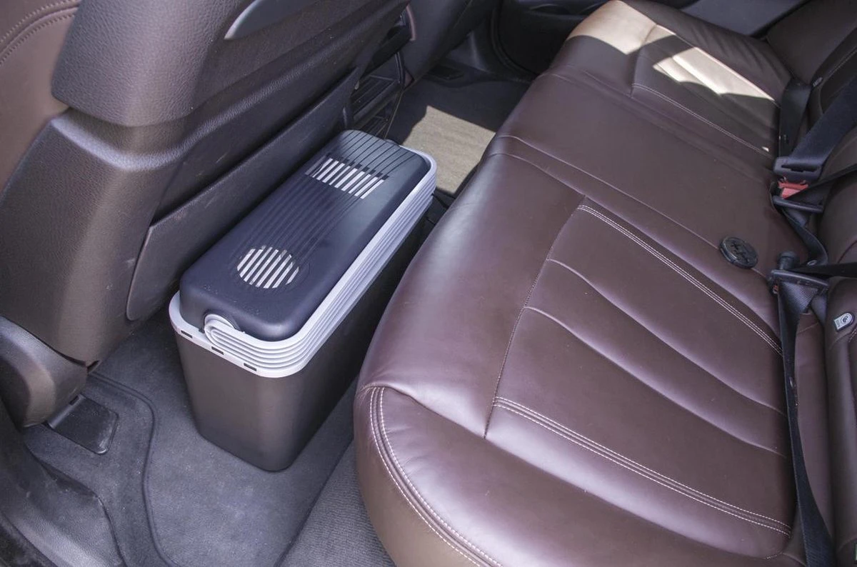 Bo-Camp Elektrische Autokoelbox Arctic - 12 Volt - 12 Liter - Zwart/Grijs 4 Bo-Camp Elektrische Autokoelbox Arctic - 12 Volt - 12 Liter - Zwart/Grijs - Afbeelding 4