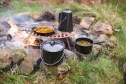 ESSCHERT DESIGN Pannenset Kampvuur - 4 Delig - Outdoor - Metaal 29 ESSCHERT DESIGN Pannenset Kampvuur - 4 Delig - Outdoor - Metaal -Kampeeruitrusting 1200x799 94