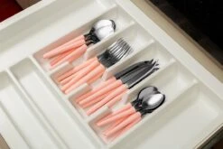 Di Solle Inova D - 6 Persoons Bestekset - Handige Opbergbak Met Raspdeksel - 26 Delig - Baby Pink -Kampeeruitrusting 1200x800 207